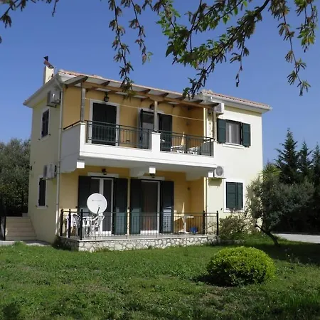 Διαμέρισμα Cozy In City's Suburbs 2 *